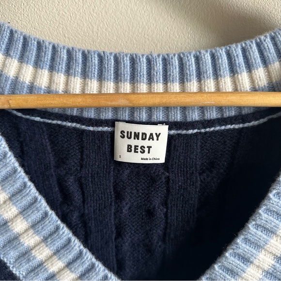 aritzia sunday best sweater vest - Picture 3 of 4